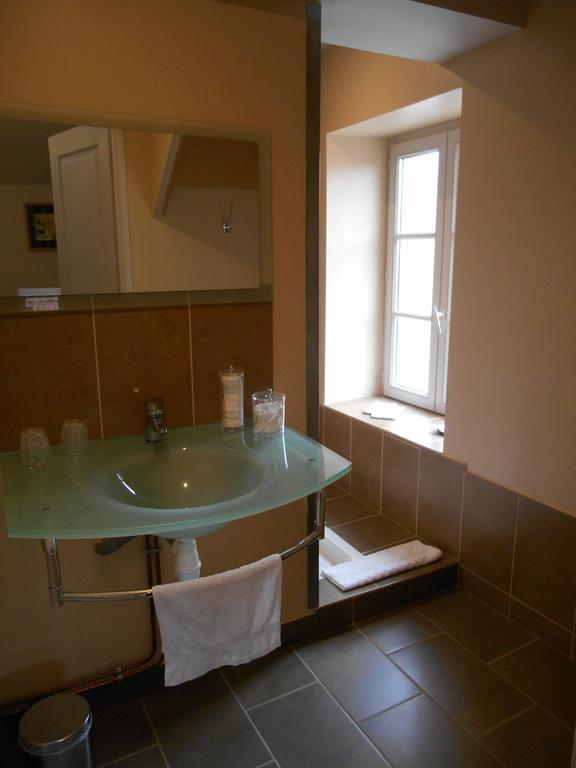 Escampette Hotel Saint-Aubin-en-Charollais Room photo