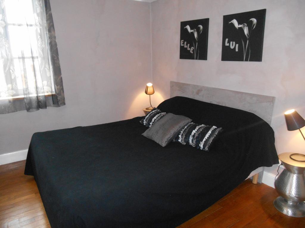 Escampette Hotel Saint-Aubin-en-Charollais Room photo