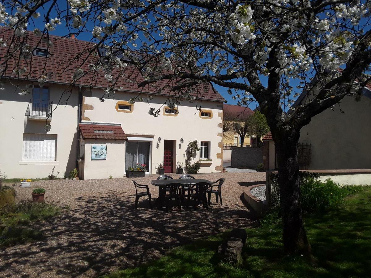 Escampette Hotel Saint-Aubin-en-Charollais Exterior photo